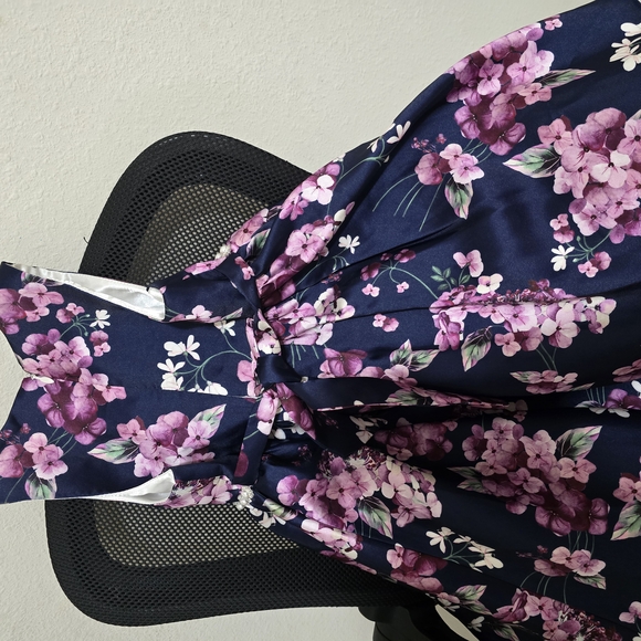 Couture Princess Floral Dress with Satin Lining - Picture 7 of 8